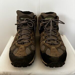 Women’s 11W Merrell Accentor 3 Hiking Boots